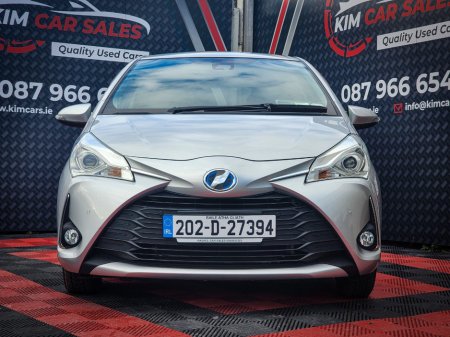 2020 Toyota Vitz - thumbnail 3