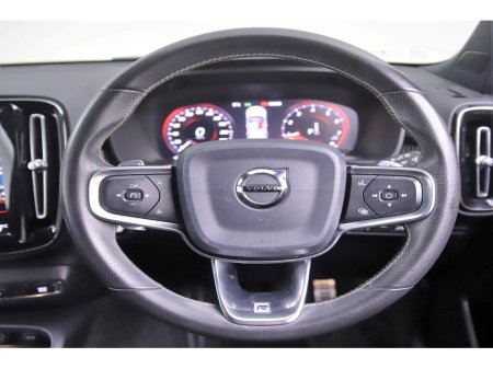 2019 Volvo XC40 2.0 T4 R-DESIGN PRO *LEATHER*BI-TONE ROOF* thumbnail