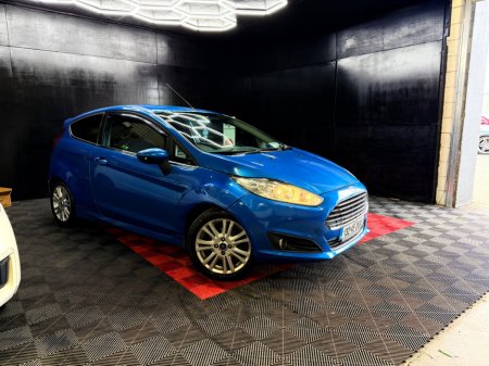 2013 Ford Fiesta - view 2