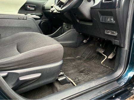 2017 Toyota Prius Alpha 1.8i Petrol Hybrid 5 Seater Automatic €17,950 thumbnail