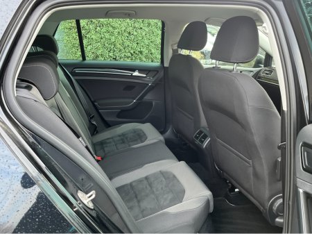 2017 Volkswagen Golf HIGHLINE AUTOMATIC 1.4 PETROL //HIGH SPEC//REVERSE CAMERA//KEYLESS ENTRY//BLIND SPOT WARNING//ADAPTIVE CRUISE CONTROL// €16,950 thumbnail