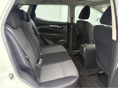 2017 Nissan Qashqai 1.5 Diesel SV €12,895 thumbnail