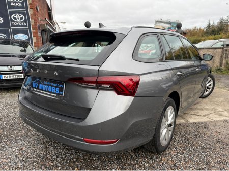 2024 Skoda Octavia - view 4