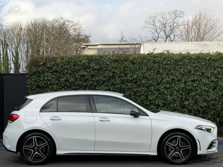 2022 Mercedes-Benz A Class A250e AMG-LINE 1.3 HYBRID // DIGITAL CLUSTER // AMBIENT LIGHTING // HEATED AMG-LINE SPORT SEATS €23,750 thumbnail