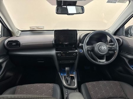 2024 Toyota Yaris Cross Hybrid SOL *Top Spec* €31,950 thumbnail