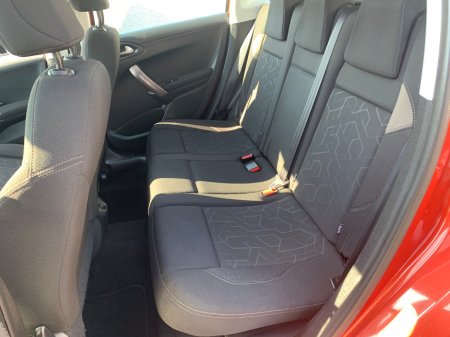 2016 Peugeot 2008 - thumbnail 7