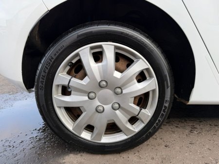 2012 Ford Fiesta 1.25 Edge Hatchback 5dr Petrol Manual (124 g/km, 59 bhp) thumbnail