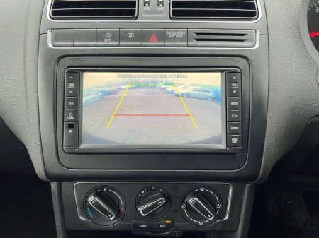 2014 Volkswagen Polo COMFORTLINE 1.2 TSI // FULL SERVICE HISTORY // REVERSE CAMERA // AIR CONDITIONING €10,900 thumbnail