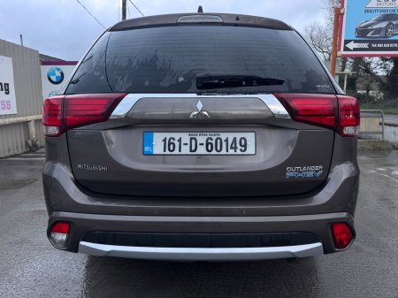 2016 Mitsubishi Outlander - thumbnail 11