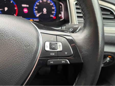 2020 Volkswagen T-Roc STYLE DESIGN AUTOMATIC 2.0 DIESEL //KEYLESS ENTRY//2 TONE PAINT//ADAPTIVE CRUISE CONTROL//REVERSE CAMERA// €23,950 thumbnail