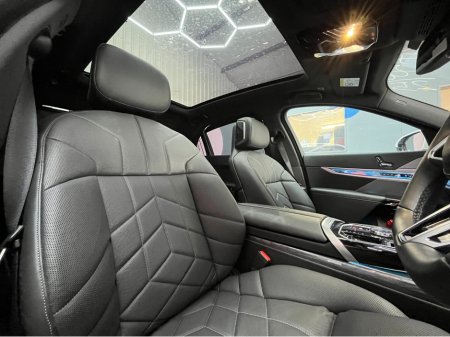 2025 BMW i7 - thumbnail 23