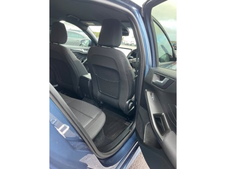 2025 Ford Focus - thumbnail 10