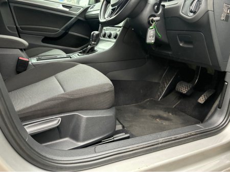 2016 Volkswagen Golf - thumbnail 11