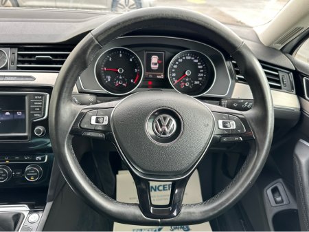 2016 Volkswagen Passat - thumbnail 24