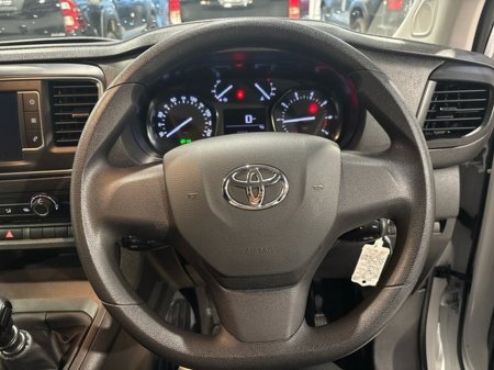 2023 Toyota Proace - thumbnail 9