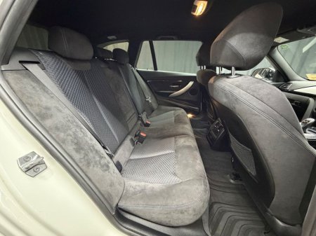 2017 BMW 3 Series - thumbnail 31