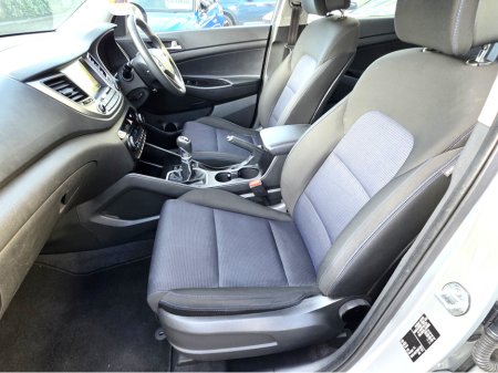 2017 Hyundai Tucson 1.7 SE NAV Bluedrive 116PS 5DR €13,750 thumbnail