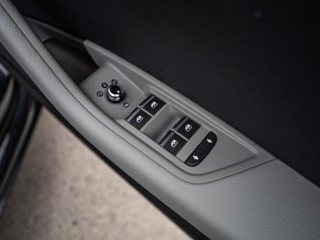 2016 Audi A4 - thumbnail 32