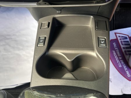 2017 Nissan Leaf - thumbnail 11