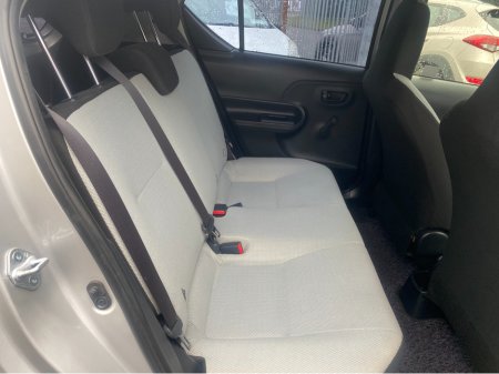 2017 Toyota Aqua 1.5 DAA-NHP10 5DR AUTO €9,950 thumbnail