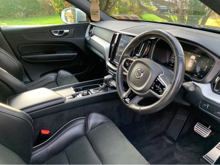 2019 Volvo XC60 - thumbnail 18