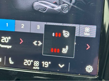 2025 Volvo XC60 ++SOLD++ + T6 PHEV A RECHARGE PLUS EDITION AWD BLACK thumbnail