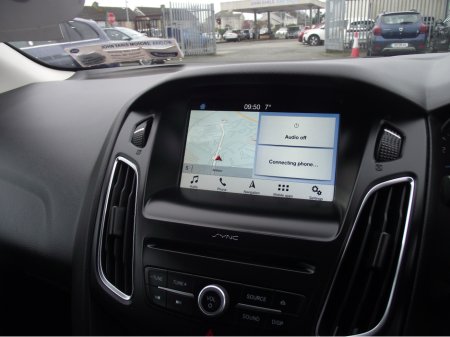 2018 Ford Focus - thumbnail 12