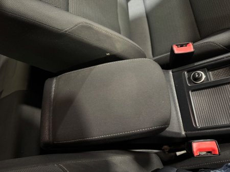 2013 Volkswagen Golf - thumbnail 25