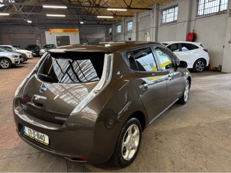 2017 Nissan Leaf - thumbnail 3