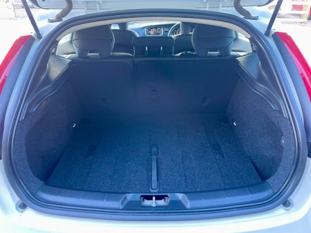 2019 Volvo V40 - thumbnail 25