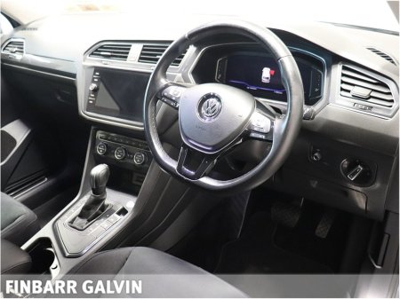 2020 Volkswagen Tiguan Allspace 2.0 TDI 150HP R-Line DSG 7S €38,950 thumbnail