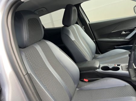 2020 Peugeot 2008 - thumbnail 8