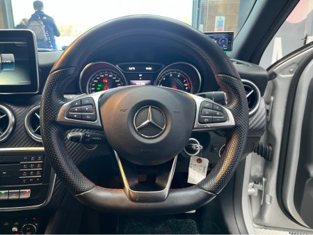 2016 Mercedes-Benz A Class 2016 MERCEDES-BENZ A180 SPORT RADAR SAFETY PACKAGE 1.6 AUTOMATIC / CRUISE CONTROL / REVERSE CAMERA / ELECTRIC MEMORY & HEATED SEATS / PADDLE SHIFTERS AND MORE thumbnail