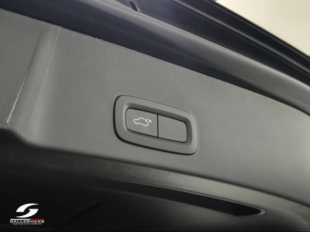 2022 Volvo XC40 (221) R-DESIGN T4 RECHARGE AUTO €33,995 thumbnail