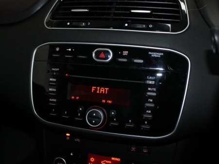 2017 Fiat Punto Lounge 1.2 8V 69HP 4DR €8,750 thumbnail