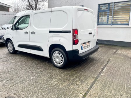 2022 Opel Combo L1H1 1.5 CDTI 100PS DIESEL 6SPEED MANUAL MY22 SWB €13,000 thumbnail