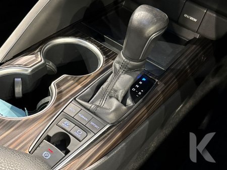 2018 Toyota Camry - thumbnail 17