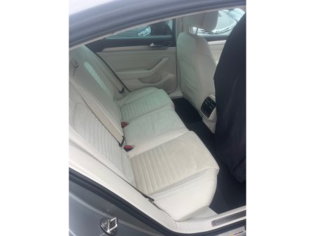 2017 Volkswagen Passat - thumbnail 6