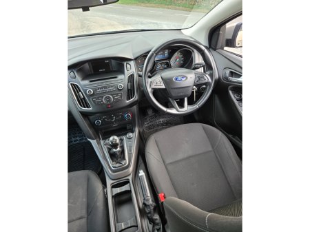 2015 Ford Focus - thumbnail 10