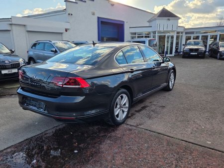 2021 Volkswagen Passat SE NAV TDI €25,550 thumbnail