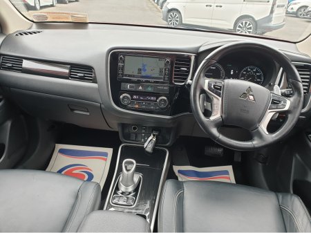 2017 Mitsubishi Outlander - thumbnail 10