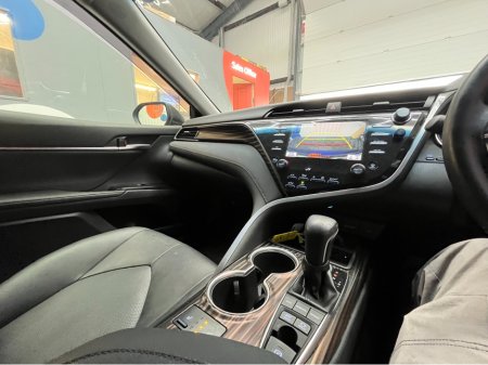 2019 Toyota Camry - thumbnail 18