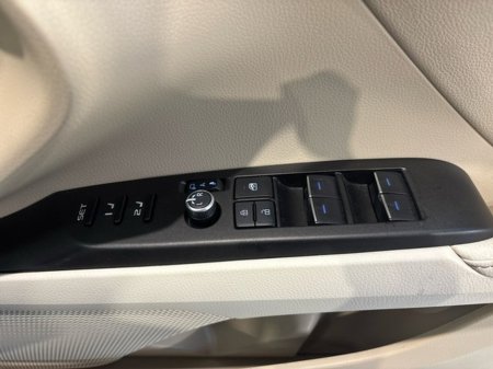 2023 Toyota Camry - thumbnail 17