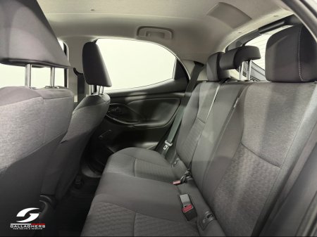 2024 Toyota Yaris - thumbnail 12