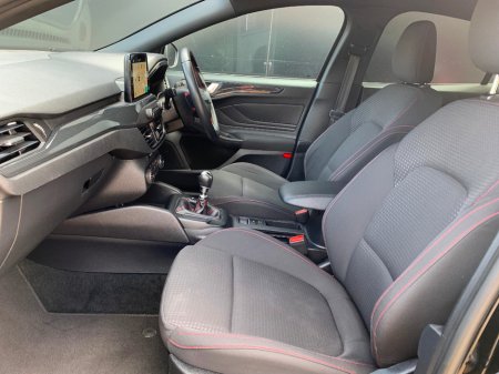 2019 Ford Focus - thumbnail 15