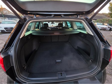 2018 Volkswagen Passat 2.0 TDI VIRTUAL DASH FULL LEATHER HEATED ELECTRIC SEATS SAT NAV CARPLAY ANDROID AUTO BLIND SPORT PARKING SENSORS SELF PARKING ASSIST 360 CAMERA €20,750 thumbnail