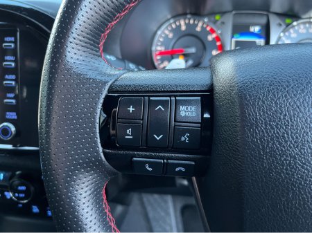 2023 Toyota Hilux GR SPORT AUTOMATIC 2.4 DIESEL //LOW MILES//HIGH SPEC//360 PARKING CAMERAS//KEYLESS ENTRY//ADAPTIVE CRUISE CONTROL// thumbnail