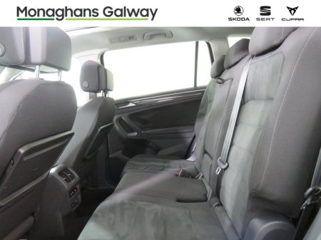 2019 Volkswagen Tiguan Allspace R-LINE 2.0 TDI AUTO 7 SEATER thumbnail