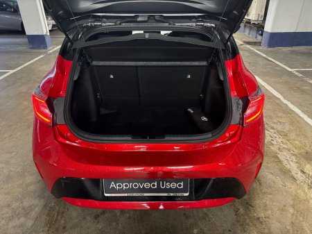 2022 Toyota Corolla LUNA SPORT HATCHBACK // AIR CON // BLUETOOTH // REAR CAMERA // FULL WARRANTY €26,945 thumbnail