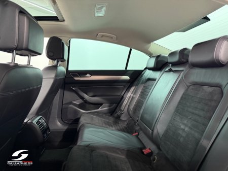 2017 Volkswagen Passat - thumbnail 15